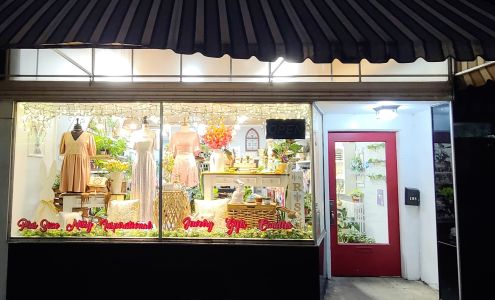 Red Door Boutique TN McMinnville