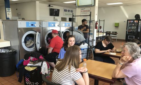 iWash 365 Laundromats & Wash and Fold Services