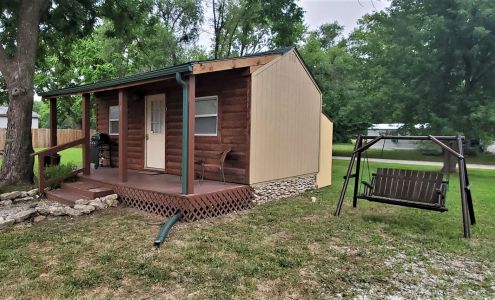 D&B Cabin Rental Pleasanton