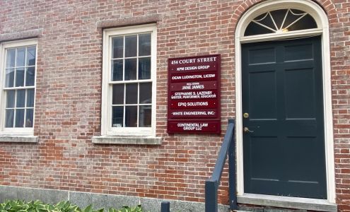 Jane James-Re/Max Shoreline/Seacoast NH & ME Residential & Commercial Real Estate/Portsmouth, NH 03801