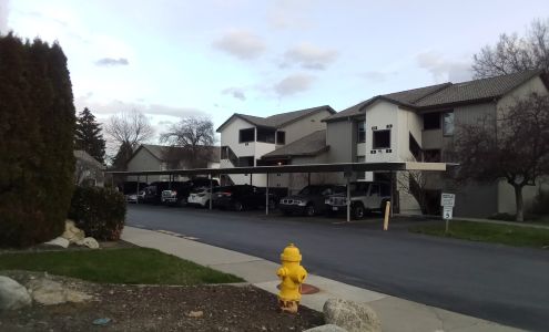 Oakwood Club Apartments
