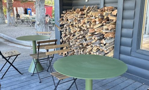 Gladys Pizza Fish Haven