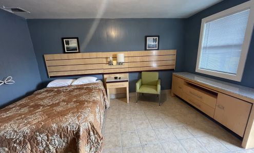 Charlotte Inn Airport