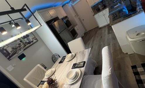 The Neighborhood handyman