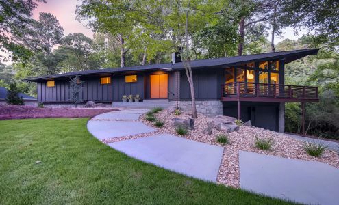 VANESSA REILLY of Domo Realty