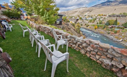 Yellowstone River Motel Gardiner