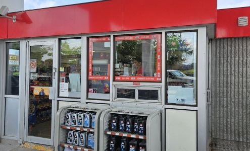 Petro-Canada & Car Wash