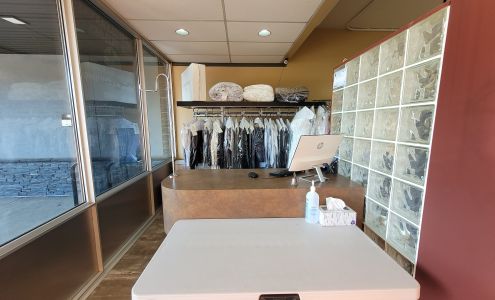 VALLEYVIEW DRYCLEANERS & TAILORS