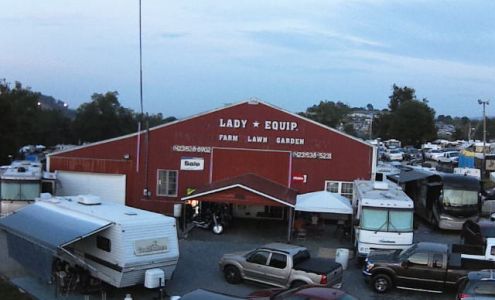 Lady's Camping Bluff City