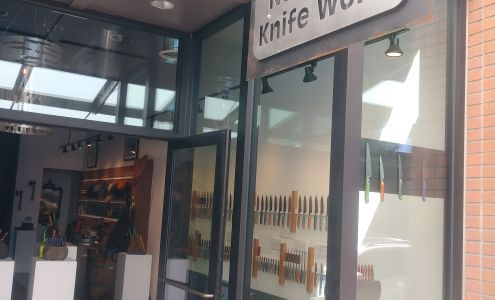 New West Knifeworks & MTN MAN Toy Shop Saint Helena