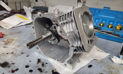 Brianz V twin & Machine Maxton