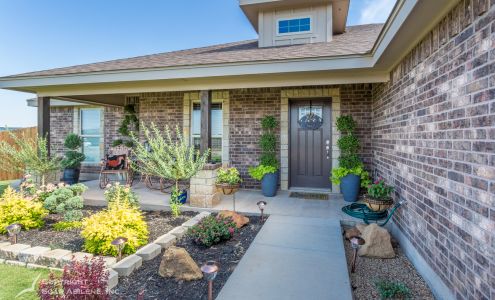 Brandi Sitter, REALTOR Abilene RedHead Real Estate