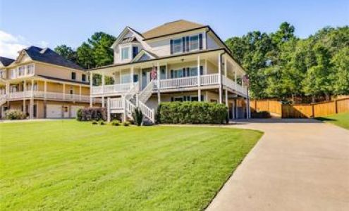 Alaina Curtis at Duffey Realty Carrollton