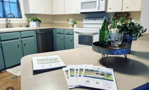 Emily Nealy, Realtor with eXp Realty