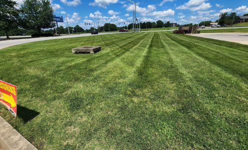 Top Notch Lawn Maintenance LLC 338 E Walnut St, Lebanon Kentucky 40033