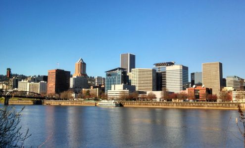 Holiday Inn Express & Suites Portland Airport by IHG