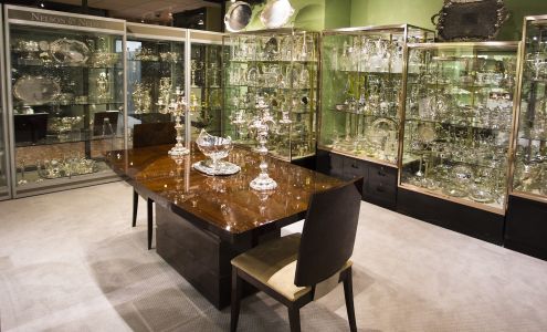 Nelson & Nelson Antiques