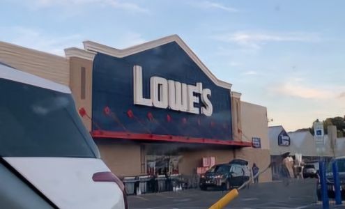 Lowe's Garden Center