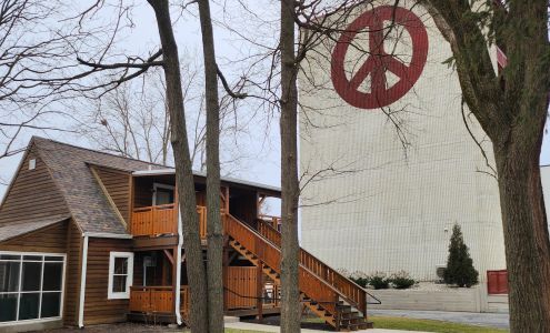 Jami Santos Indianapolis, Carmel Realtor with Living Local Indy team at Epique Realty