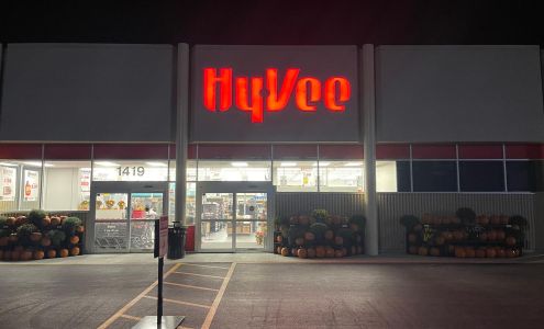 Hy-Vee Grocery Store Holdrege