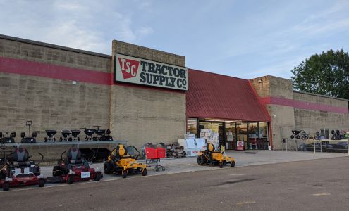 Tractor Supply Forest