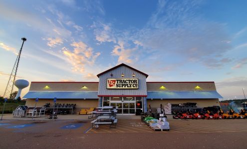 Tractor Supply Magee