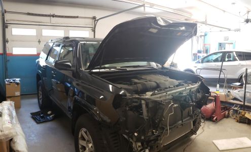 Ashburnham Collision Center