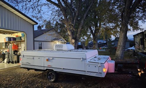 Tripps Trailers & Customs Kennewick