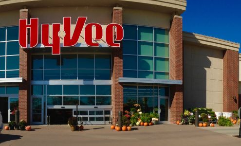 Hy-Vee Grocery Store