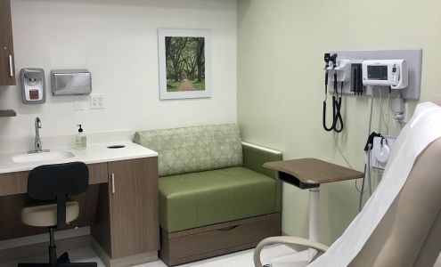 Village Medical at Walgreens - East Pearland