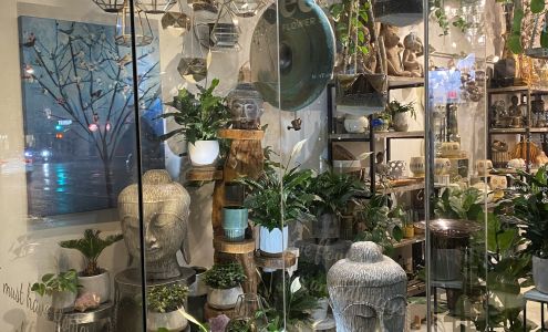 Queen Bee Flower Shop