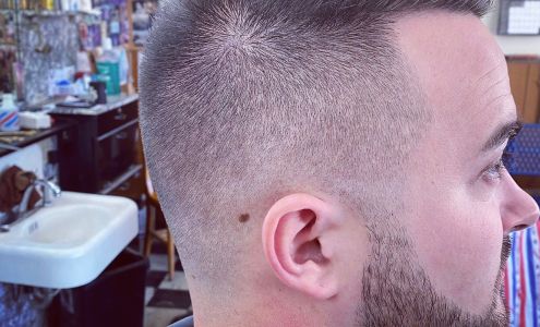 Indian Hills Barber Shop 3123 Canton St, Hopkinsville Kentucky 42240