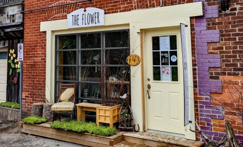 the Flower 107 Brock St W, Merrickville Ontario K0G 1N0