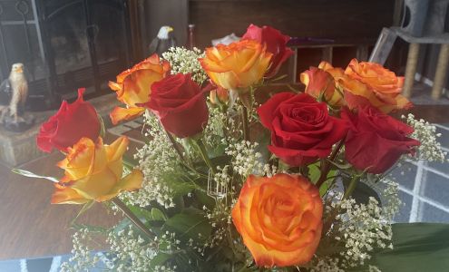 Crafton's Flowers & Gifts