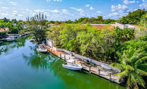 Bea Rocha Real Estate with Coldwell Banker Miami