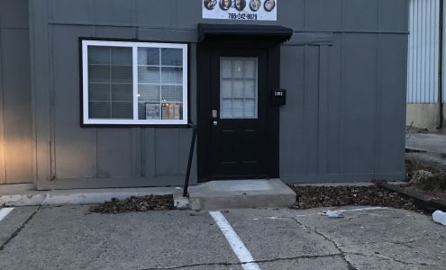 Oli’s beauty shop 200 W Washington St, Frankfort Indiana 46041