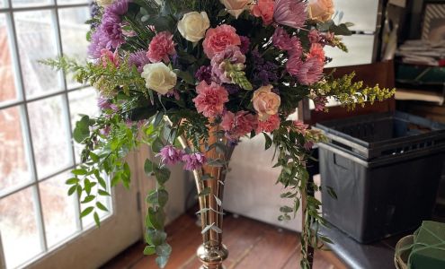 Love Never Fails Flower&Gift shop