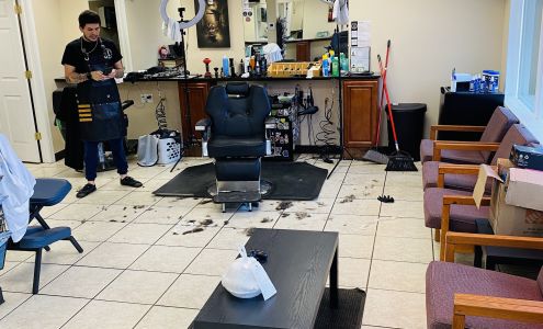 Simply Faded Barbershop center door, 441 Beechwood Ave Suite 7, Liverpool New York 13088