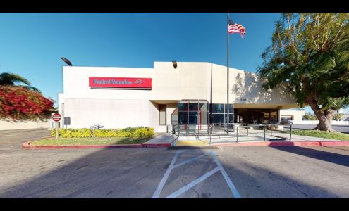 Bank of America (with Drive-thru ATM)
