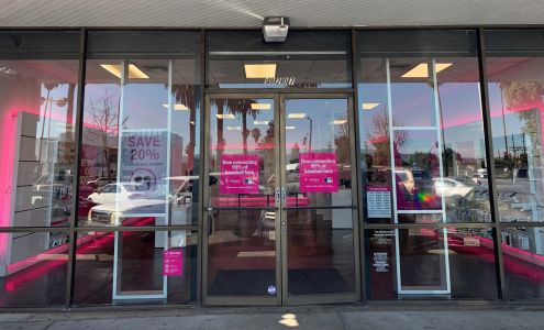 T-Mobile Authorized Retailer