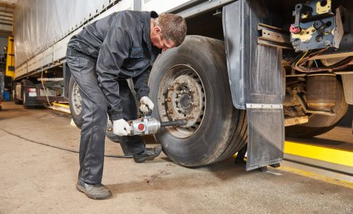 Heck's Heavy Duty Service and Repair 15107 N Campground Ln, Mt Vernon Illinois 62864