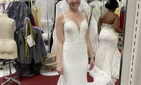 Lynn Fashion & Bridal