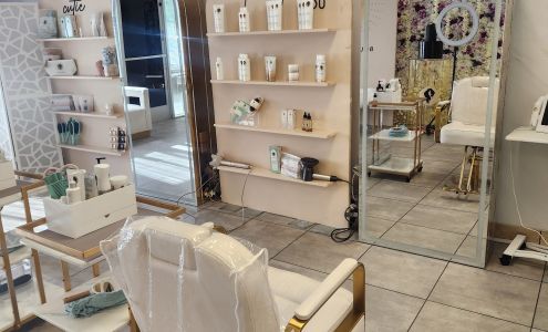 Bounce Curl Hair & Skin Spa