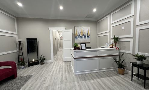 Queen Day Spa 1947 21st St NW, Winter Haven Florida 33881