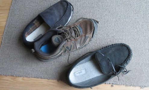 Trade Winds Shoe Repair Shop 7239 Olde Salem Cir, Hanover Park Illinois 60133