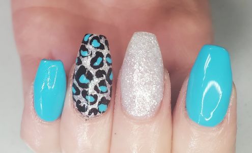 Glitteratzi Salon and Barber