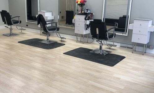 Tricolor hair salon