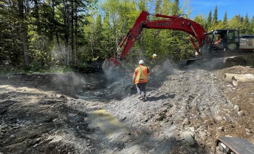 Les Excavations Yvon Houle & Fils Inc. 1467 Boul L'Acadie, Victoriaville Quebec G6T 1W4