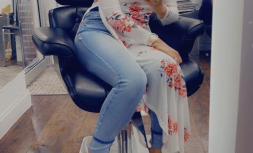 Moe Moe Beauty Salon (မမိုး)
