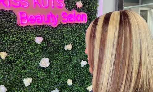 Criss Kuts Beauty salon